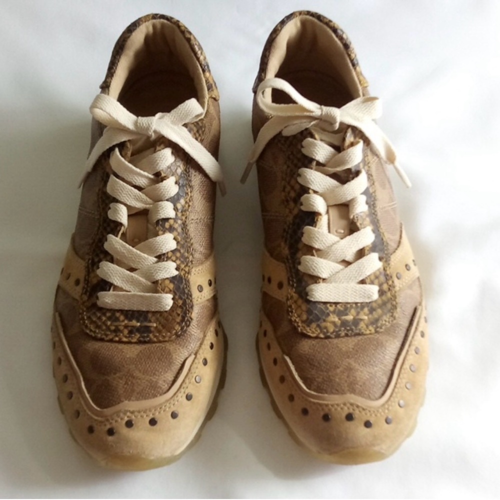 Coach Signature Sneakers with removable charms size 7.5